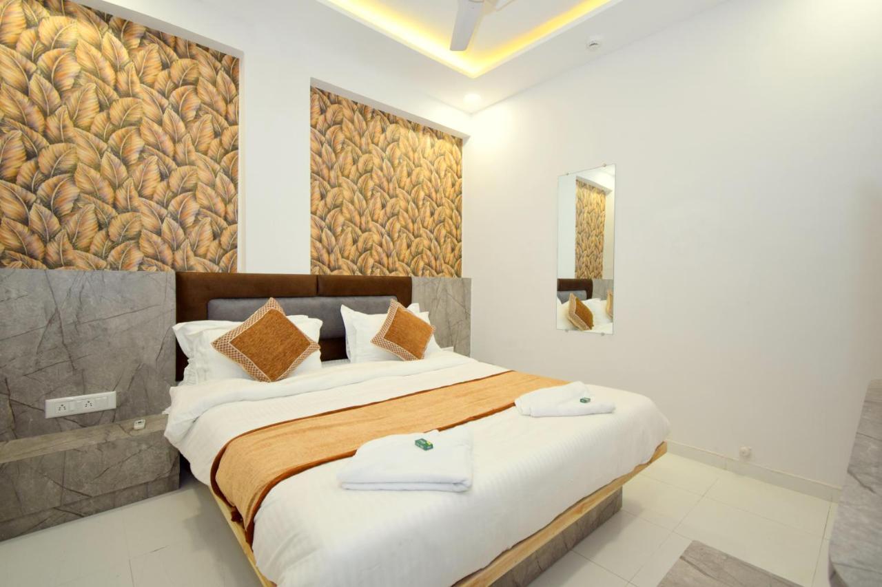 Hotel A1 Vastrapur Ahmedabad Exteriör bild