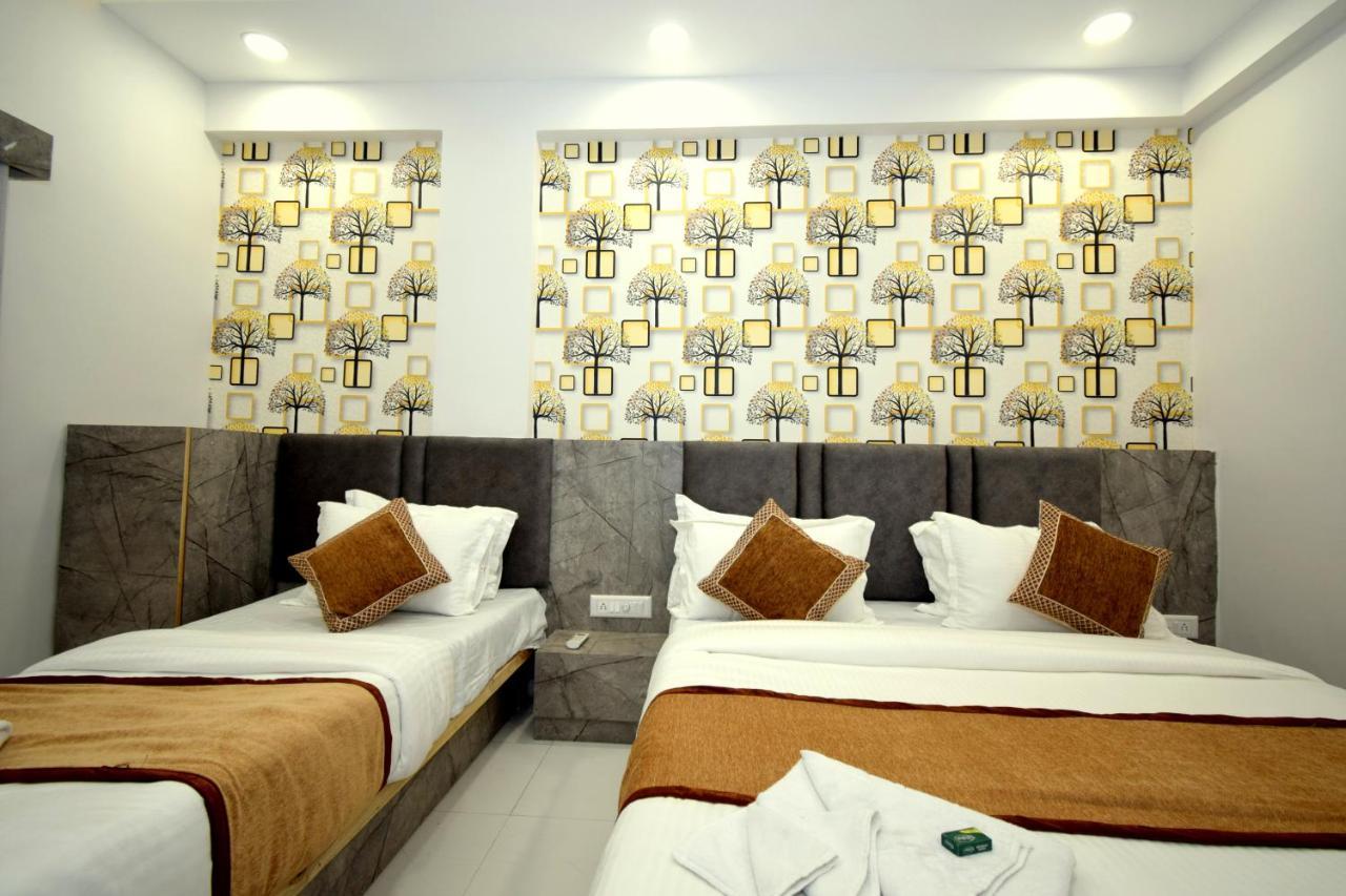 Hotel A1 Vastrapur Ahmedabad Exteriör bild